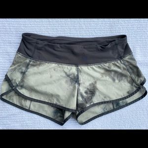 Lululemon Shorts Size 6